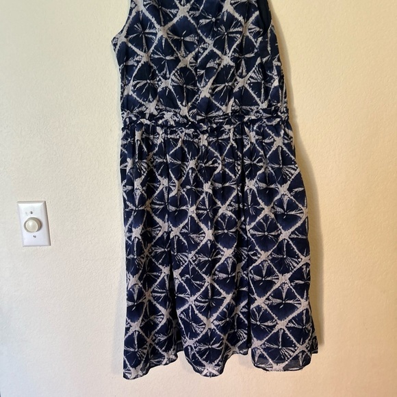 Michael Kor's Blue Abstract Print Fit And Flare Faix Wrap Stretchy Waist Size 8 - Picture 3 of 12